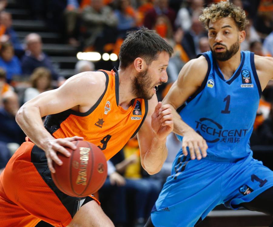 Las mejores fotos del partido que definirá al campeón de EuroCup en la Fonteta