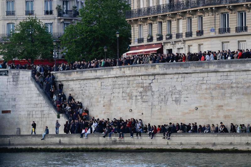 Dos tercios de la techumbre de la catedral de París se han quemado con el incendio del 15 de abril de 2019