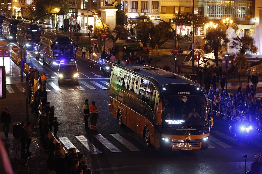 Fotos: El Valencia Basket celebra junto a la afición la victoria de la Eurocup