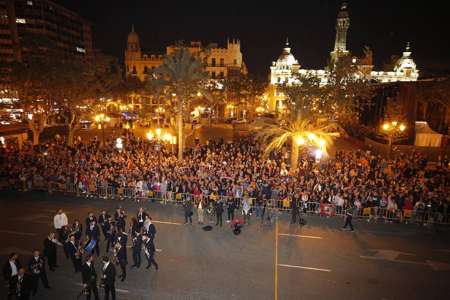 Fotos: El Valencia Basket celebra junto a la afición la victoria de la Eurocup