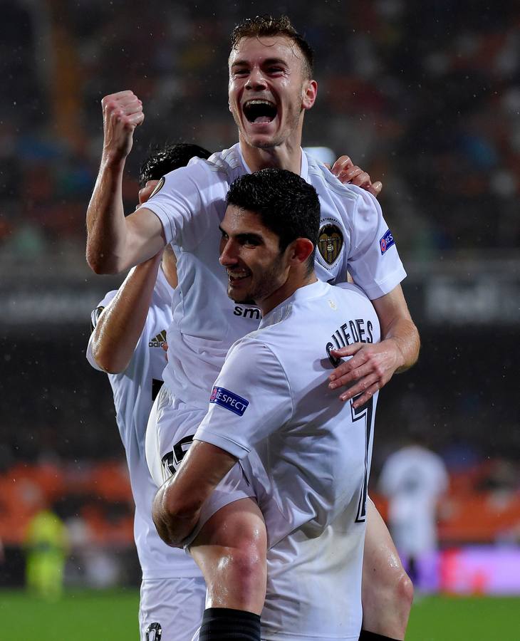 El Valencia CF jugará las semifinales de la Europa League 2018-2019 ante el Arsen de Unai Emery. El equipo de Marcelino superó en la vuelta en Mestalla por 2-0 al Villarreal, en unos cuartos de final encarrilados con el 1-3 de la ida.