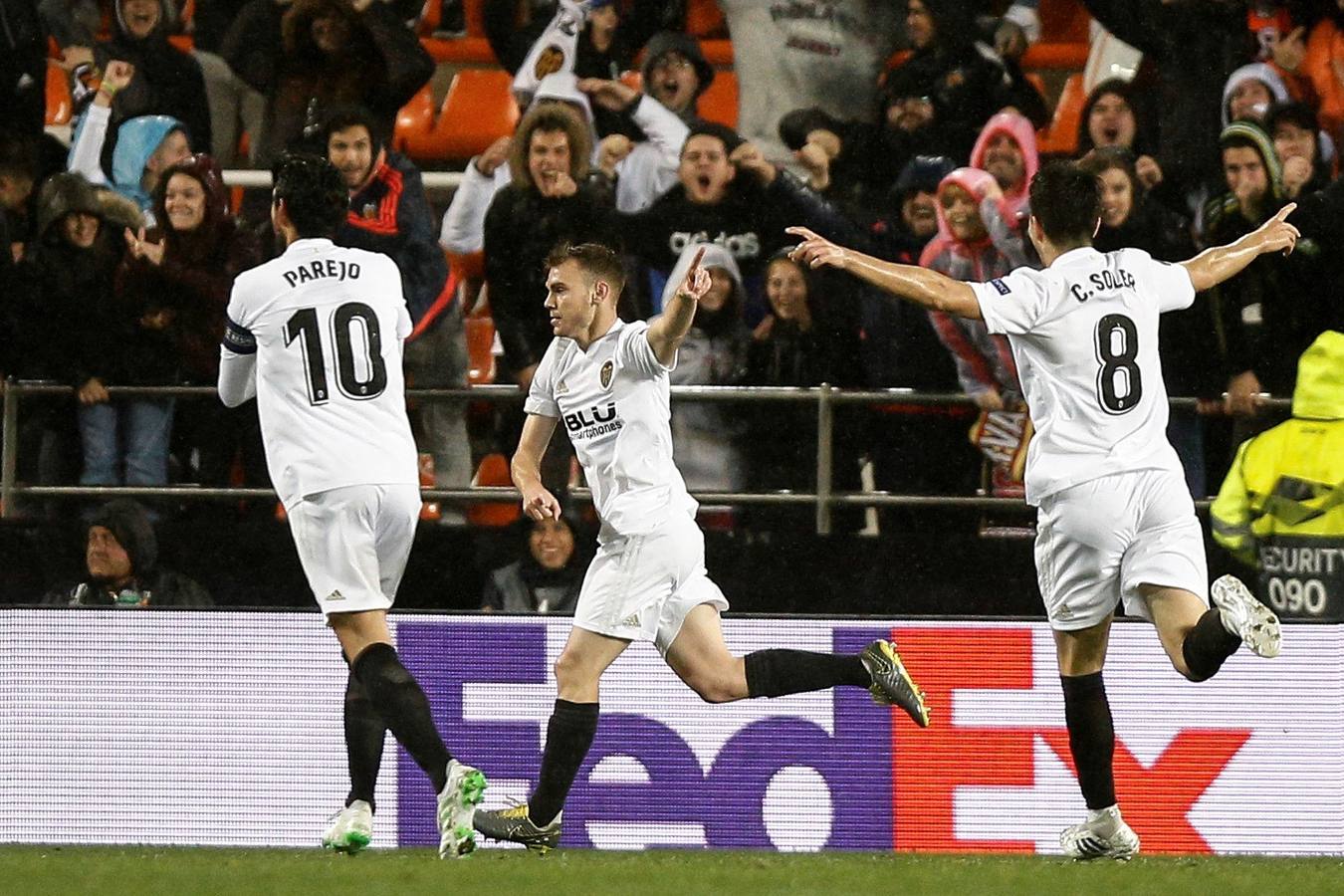 El Valencia CF jugará las semifinales de la Europa League 2018-2019 ante el Arsen de Unai Emery. El equipo de Marcelino superó en la vuelta en Mestalla por 2-0 al Villarreal, en unos cuartos de final encarrilados con el 1-3 de la ida.