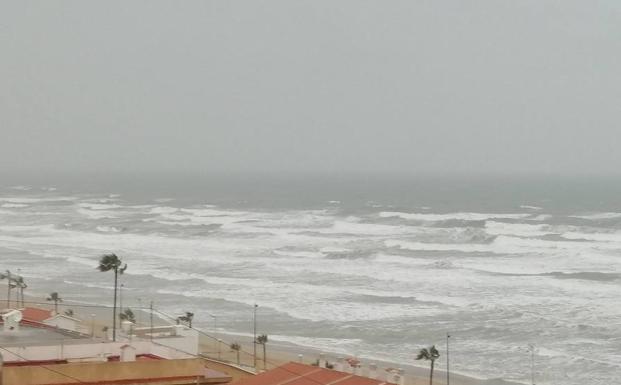 Olas de hasta 4 metros en las costas valencianas.