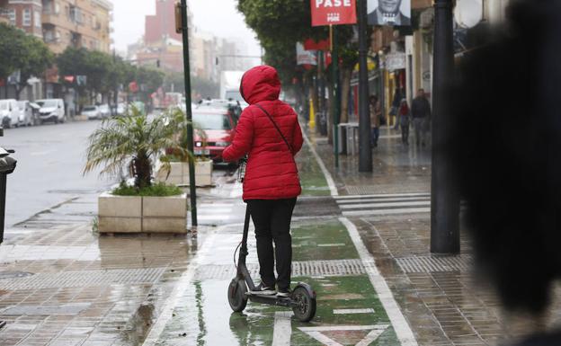 Fuerte viento y lluvia en Valencia. 