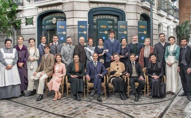 Los actores de la última temporada de 'Acacias 38'.