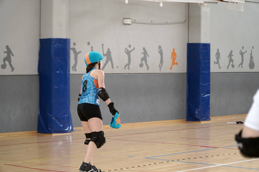 Valencia acoge este fin de semana (sábado y domingo) el mayor torneo de roller derby de España, un deporte femenino de patinaje de contacto. El Polideportivo de la Malvarrosa es el escenario de este espectacular evento. Las Rayo Dockers, el primer equipo de Valencia, se enfrentan a dos rivales internacionales: las Vienna Beasts (Austria) y las Atomium Kittens (Bélgica), para disputarse el ascenso en la clasificación europea. Además, el equipo B de la ciudad, las Rayo B-Lockers, en el que debutarán nuevas jugadoras, competirá contra las Rock 'n' Roller (Murcia) y las asturianas de La Güestia. La asistencia al evento es gratuita.