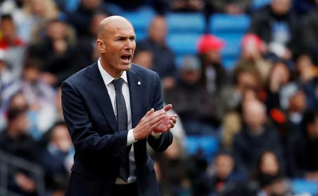 Zidane, en una acción durante el encuentro ante el Athletic.