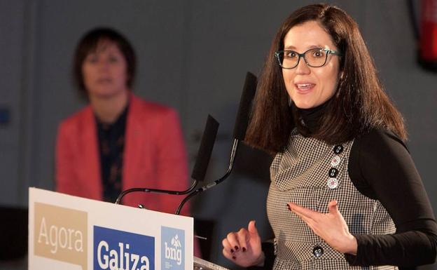 La candidata Lucía César durante el acto que el BNG ha celebrado en el Auditorio Municipal de Villagarcía de Arosa. 