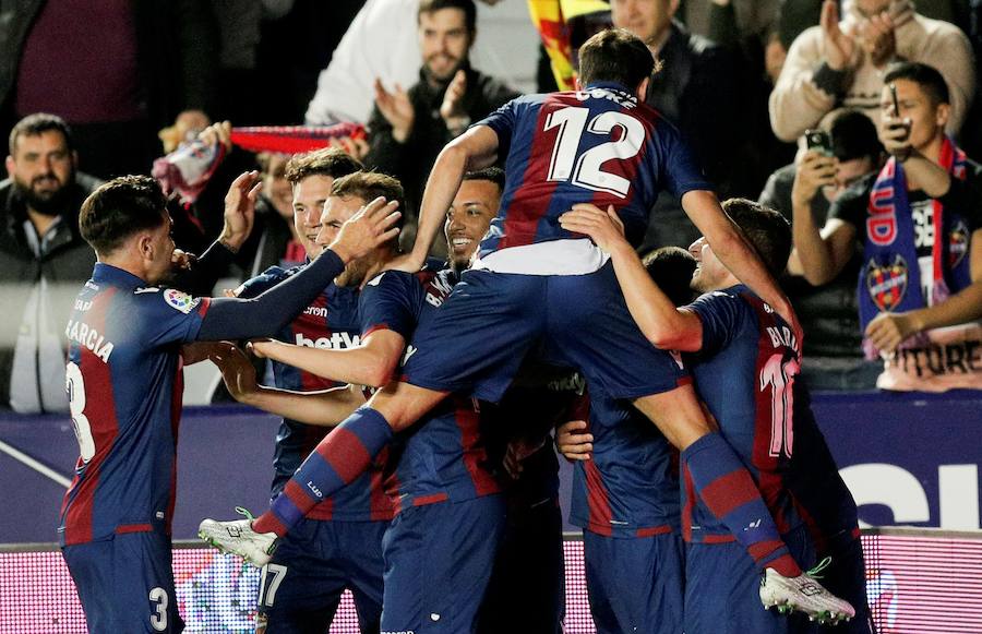 Estas son las mejores imágenes del partido decisivo para el conjunto granota en el Ciutat de València. Encuentro correspondiente a la jornada 34 de LaLiga