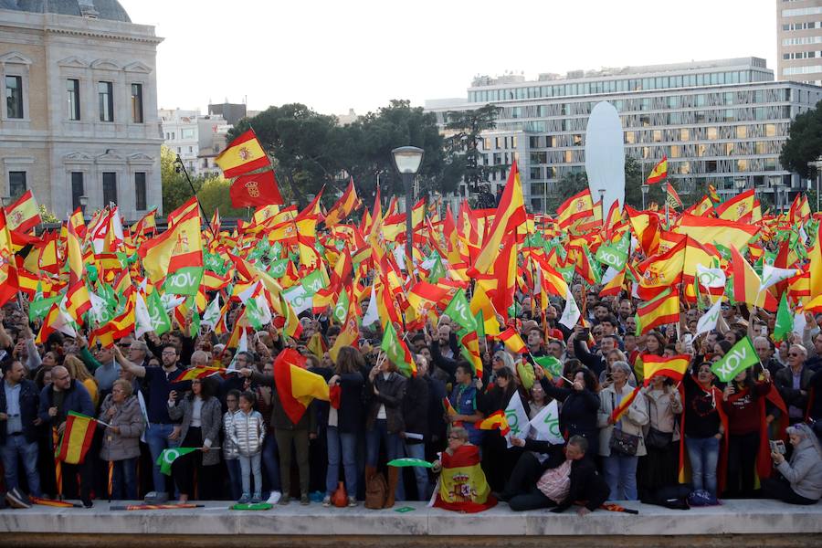 Fotos: Mitin de Vox en la plaza de Colón de Madrid