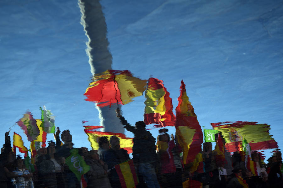 Fotos: Mitin de Vox en la plaza de Colón de Madrid