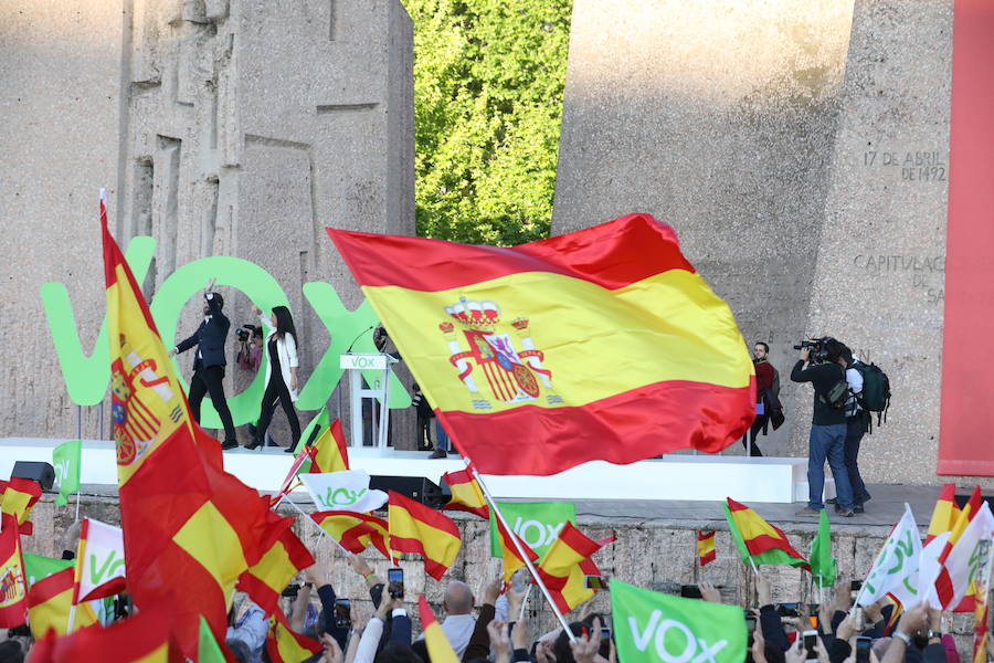 Fotos: Mitin de Vox en la plaza de Colón de Madrid