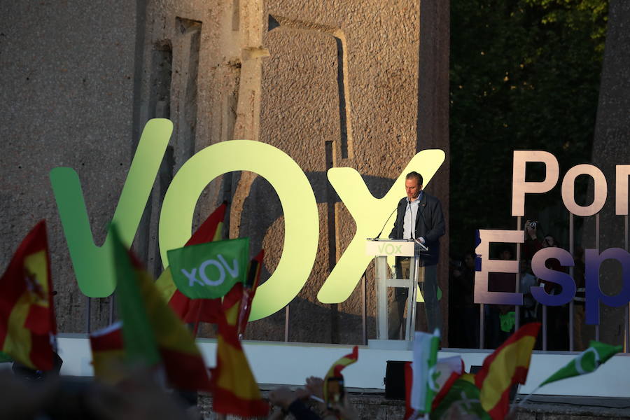 Fotos: Mitin de Vox en la plaza de Colón de Madrid