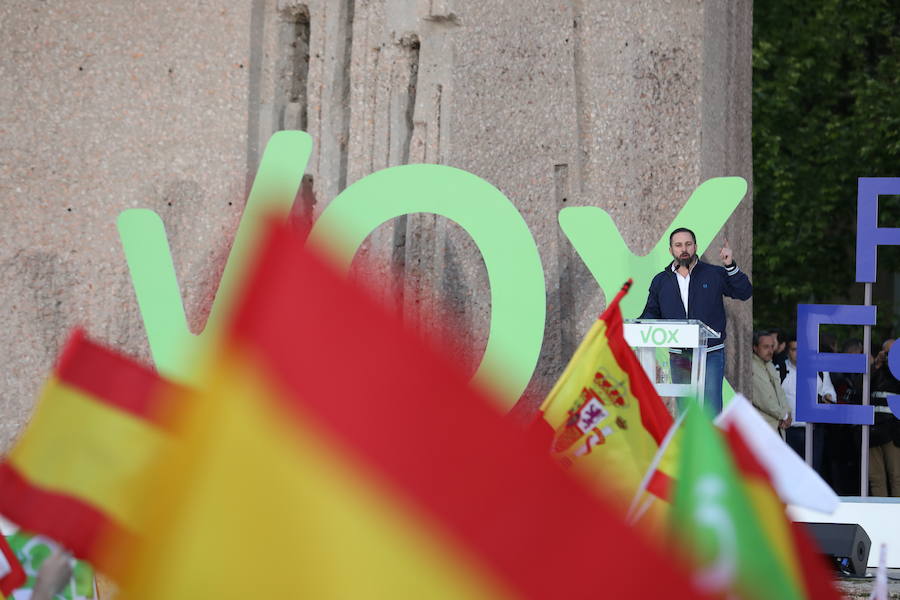 Fotos: Mitin de Vox en la plaza de Colón de Madrid
