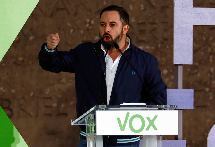 Fotos: Mitin de Vox en la plaza de Colón de Madrid
