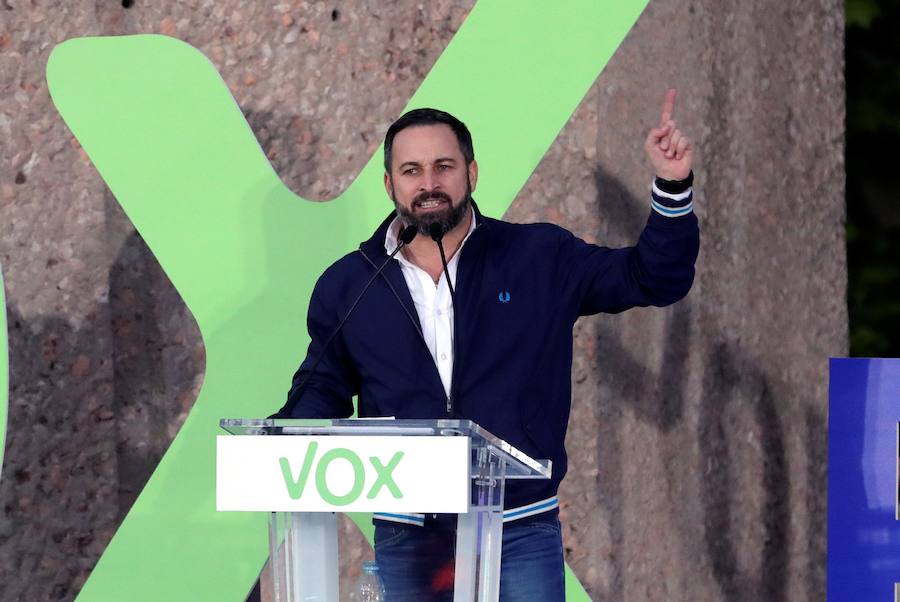 Fotos: Mitin de Vox en la plaza de Colón de Madrid