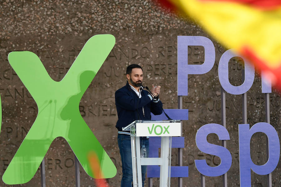 Fotos: Mitin de Vox en la plaza de Colón de Madrid
