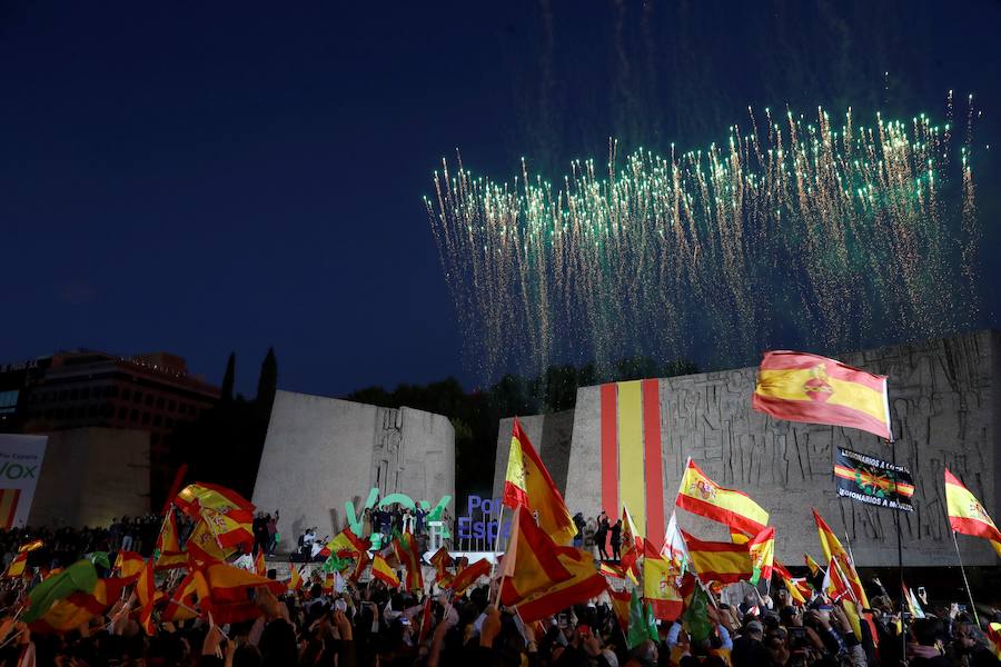 Fotos: Mitin de Vox en la plaza de Colón de Madrid