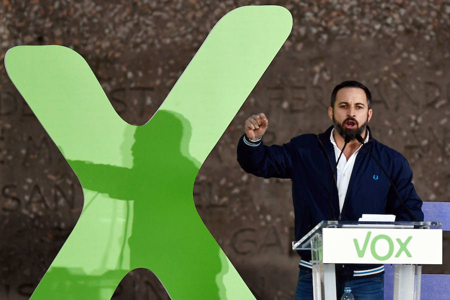 Fotos: Mitin de Vox en la plaza de Colón de Madrid