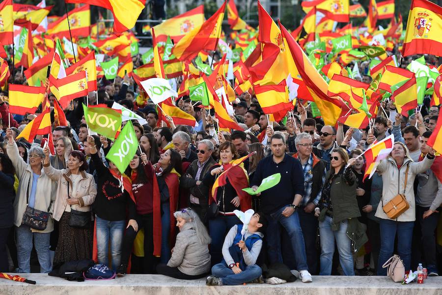 Fotos: Mitin de Vox en la plaza de Colón de Madrid