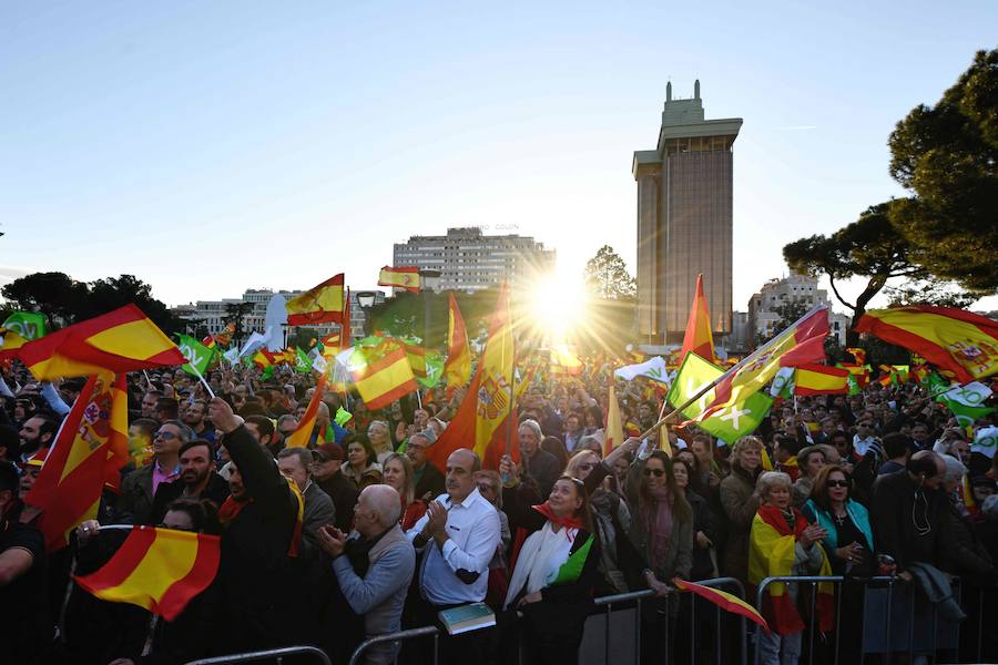Fotos: Mitin de Vox en la plaza de Colón de Madrid