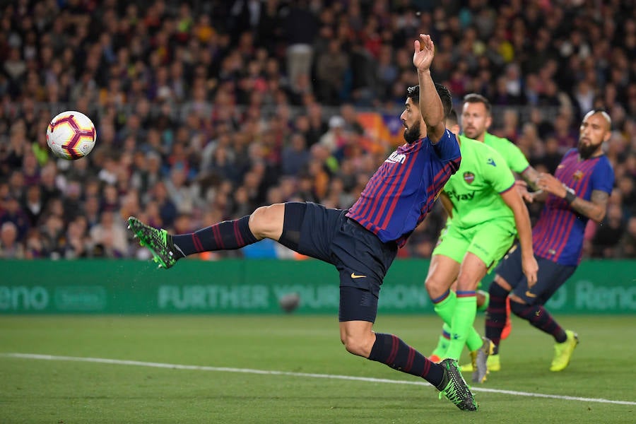 Las mejores fotos del partido de la jornada 35 de LaLiga en el Camp Nou. Un encuentro decisivo para ambos conjuntos