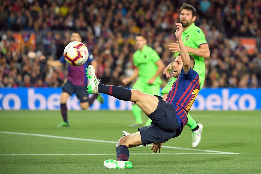 Las mejores fotos del partido de la jornada 35 de LaLiga en el Camp Nou. Un encuentro decisivo para ambos conjuntos