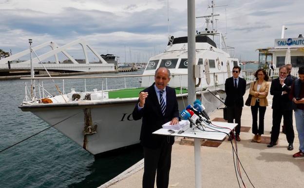 Francisco Camps en la rueda de prensa ofrecida este miércoles en el Puerto de Valencia.