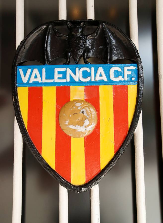 El Arsenal ha aterrizado en Valencia este miércoles y se ha entrenado esta tarde en Mestalla de cara al partido de vuelta de la semifinal de la UEFA Europa League 2018-2019. Marcelino y Gayà por un lado y Unai Emery y Petr Cech por otro han protagonizado las ruedas de prensa previas al choque.