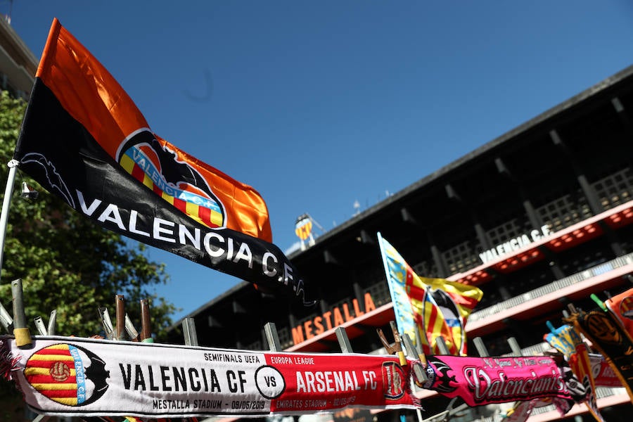 Fotos: Valencia CF-Arsenal: Ambiente previo al partido en Mestalla