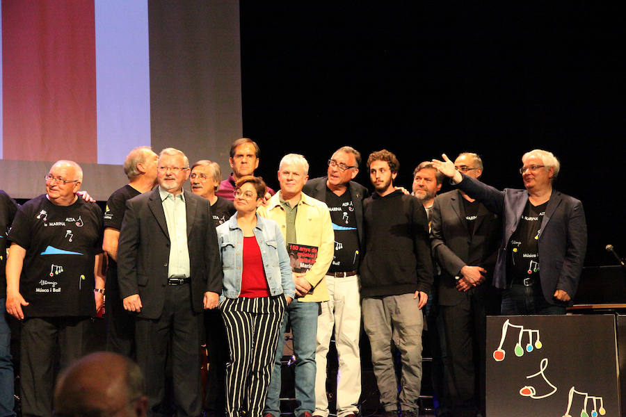 Fotos: Un libro recoge la crónica de 150 años de música en la comarca