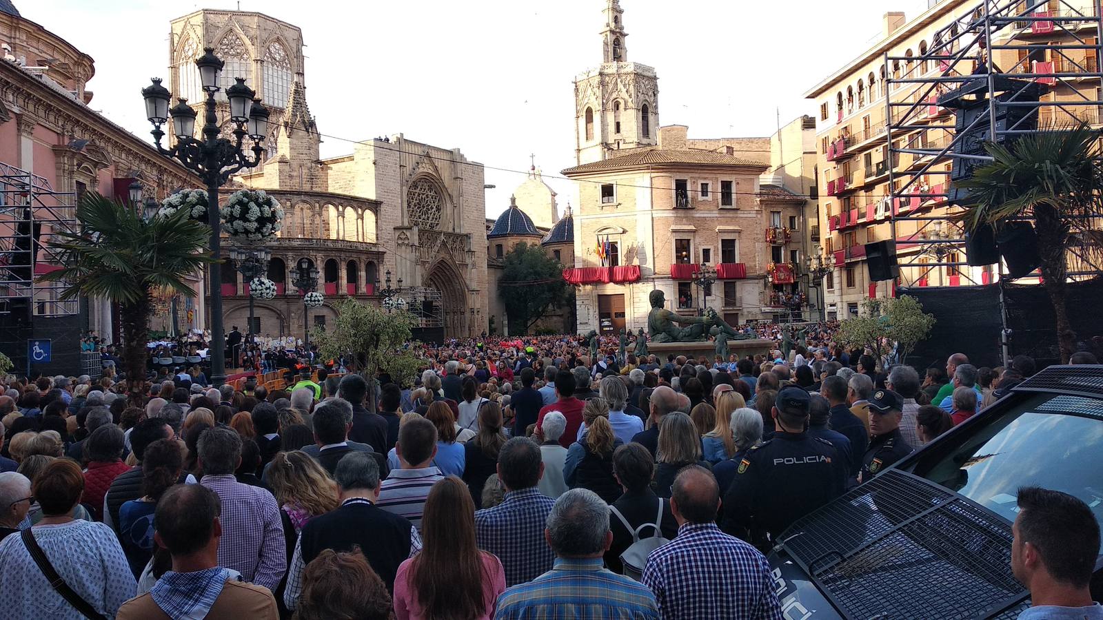 Traslado de la Mare de Déu, la Virgen de los Desamparados, en 2019. Un momento del traslado entre la basílica y la catedral de Valencia, celebrado después de la Misa de Infantes (en la imagen).