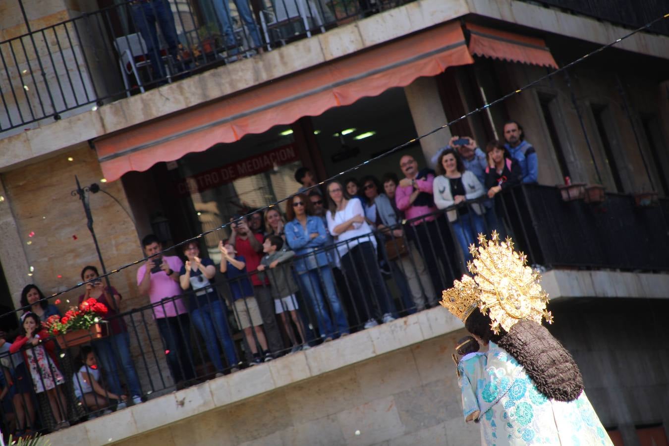 Traslado de la Mare de Déu, la Virgen de los Desamparados, en 2019. Un momento del traslado entre la basílica y la catedral de Valencia, celebrado después de la Misa de Infantes.