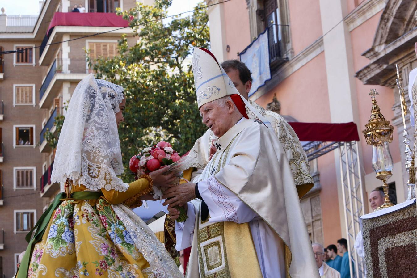 Traslado de la Mare de Déu, la Virgen de los Desamparados, en 2019. Un momento del traslado entre la basílica y la catedral de Valencia, celebrado después de la Misa de Infantes.