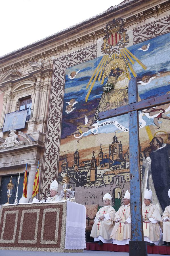 Traslado de la Mare de Déu, la Virgen de los Desamparados, en 2019. Un momento del traslado entre la basílica y la catedral de Valencia, celebrado después de la Misa de Infantes.