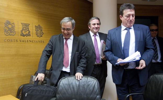 Los liquidadores de Canal 9, en una comparecencia en Les Corts. 