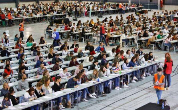 Opositores antes de realizar una prueba.