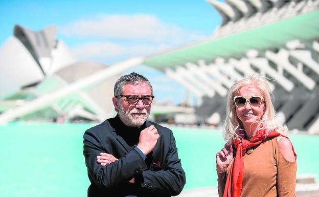 Jaume Plensa y Hortensia Herrero, ayer, en la Ciudad de las Artes y las Ciencias. 