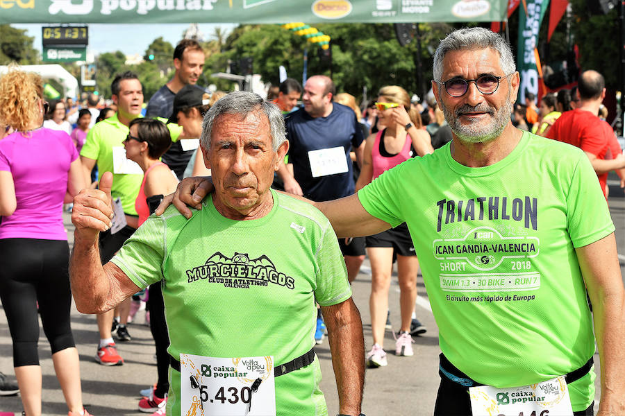 La Volta a Peu ya tiene nuevos vencedores. Los atletas del Cárnicas Serrano, Alberto López y Marta Esteban han sido los más rápidos en sus respectivas categorías y se han alzado con el oro de la prueba con más historia de la ciudad de Valencia. Más de 10.000 personas han participado en una carrera. 