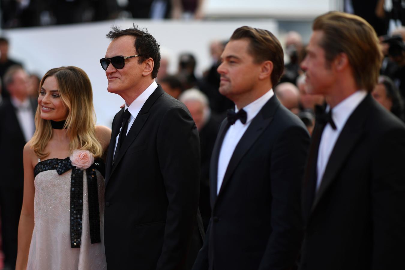 «Érase una vez en... Hollywood», de Quentin Tarantino, era una de las películas más esperadas del Festival de Cannes, y su alfombra roja este martes antes del estreno no decepcionó, con Leonardo DiCaprio y Brad Pitt como dos de los actores más aclamados. Completó el trío Margot Robbie.