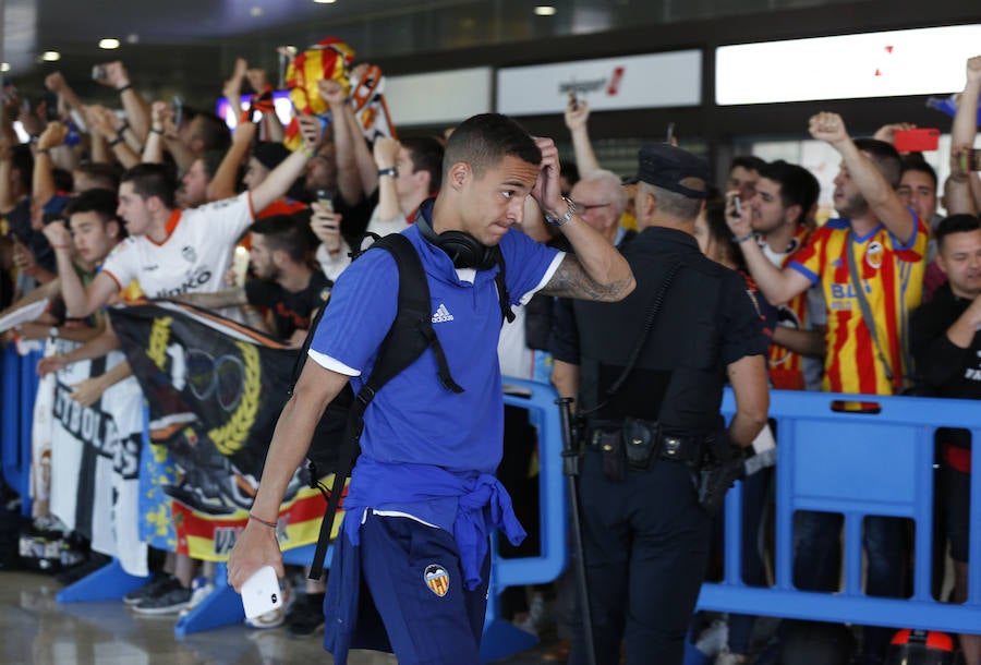 Fotos: Fotos de los primeros aficionados del Valencia CF en Manises