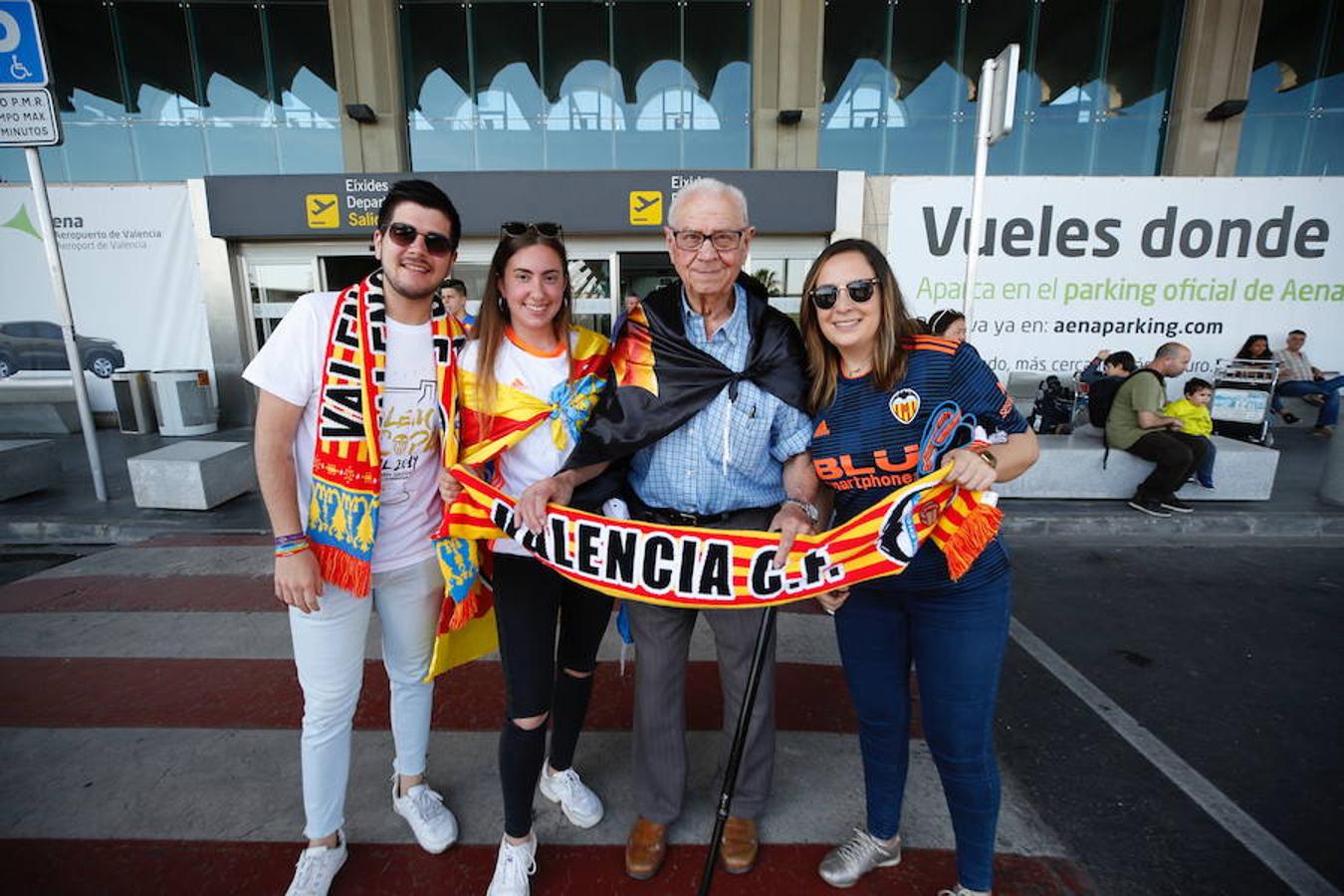 Fotos: Fotos de los primeros aficionados del Valencia CF en Manises