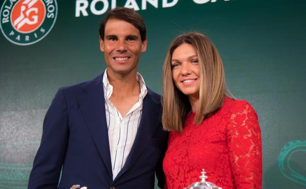 Rafa Nadal, junto a Simona Halep en París. 