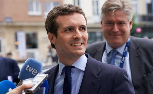 Pablo Casado durante una reunión con los populares europeos este martes en Bruselas.