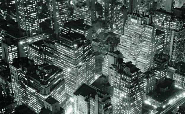 Vista aérea de Nueva York de noche, 20 de marzo de 1936. 