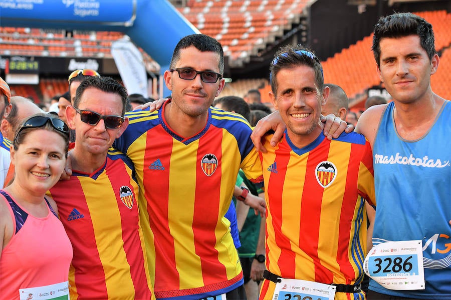 Fotos: Búscate en la Volta a Peu Fundación Valencia CF