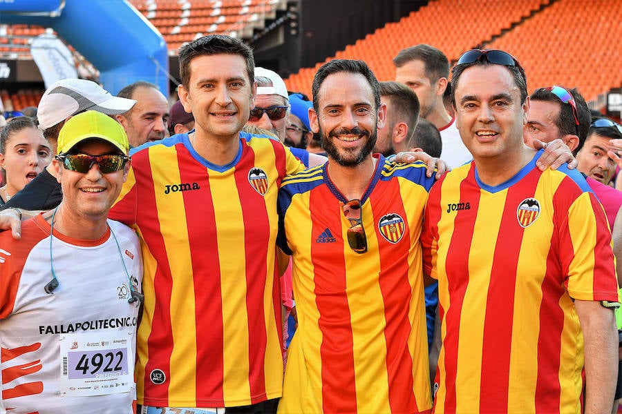 Fotos: Búscate en la Volta a Peu Fundación Valencia CF