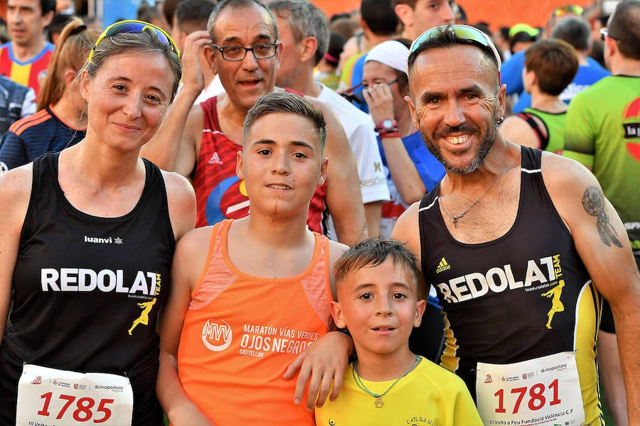 Fotos: Búscate en la Volta a Peu Fundación Valencia CF