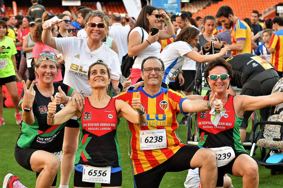 Fotos: Búscate en la Volta a Peu Fundación Valencia CF