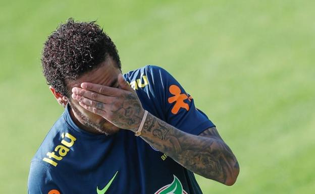 Neymar, durante un entrenamiento con la selección brasileña. 